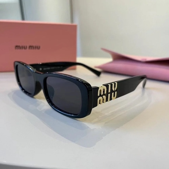 Miu Miu Accessories - 🐻Miu Miu Sunglasses